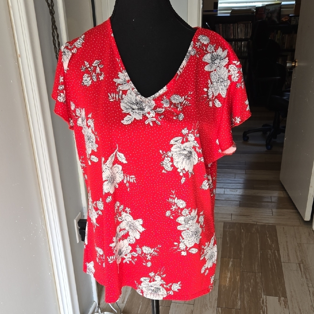 P337. Mandee Red Floral Women's Blouse - Picture 2 of 7